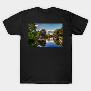 Narrowboat at West Mills Newbury T-Shirt